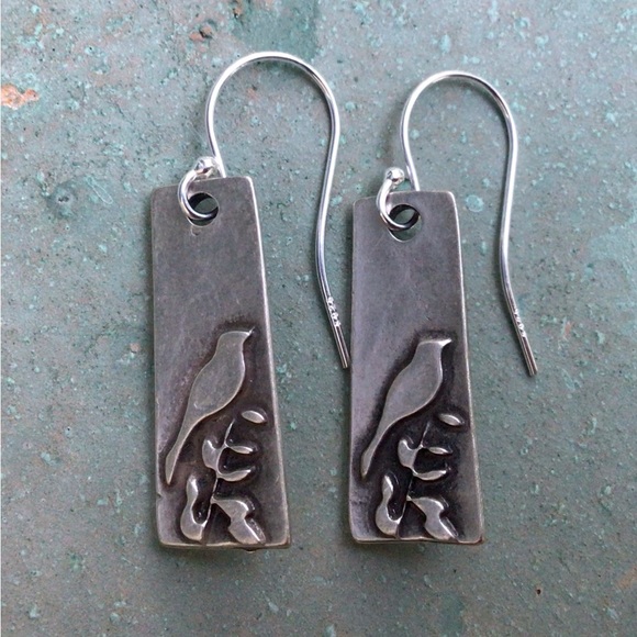 Sundance charm Earrings bird on branch - Picture 12 of 12